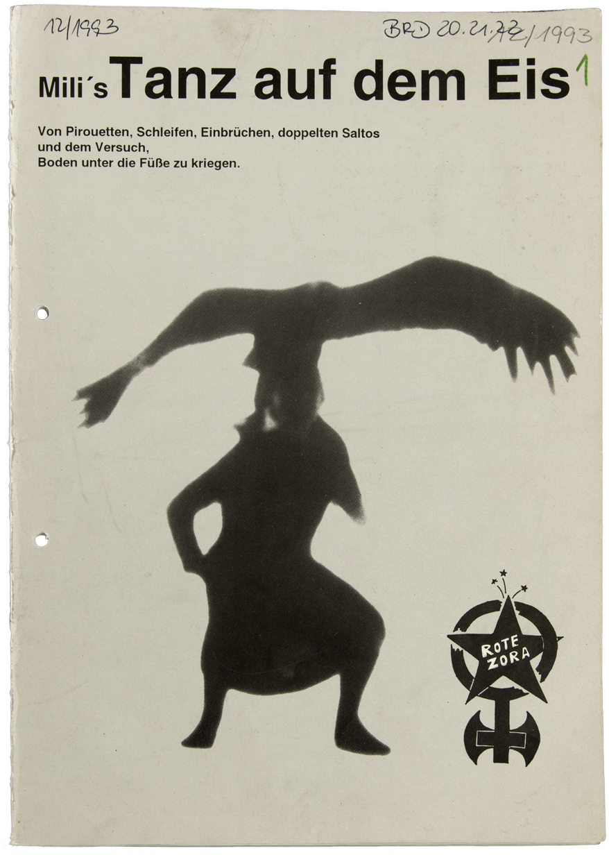 Deckblatt der Broschüre „Milli‘s Tanz auf dem Eis“ zeigt eine Frau mit einem Adler auf dem Kopf mit weit auseinander gebreiteten Schwingen sowie ein Frauenzeichen mit Doppelaxt mit der Aufschrift „Rote Zora“